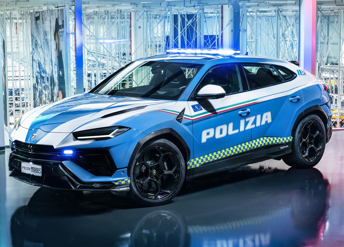 Lamborghini Urus Performante entra in servizio nella Polizia di Stato