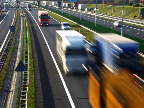 Il mercato dei veicoli industriali dà fuoco alle polveri a novembre (+23,4%)