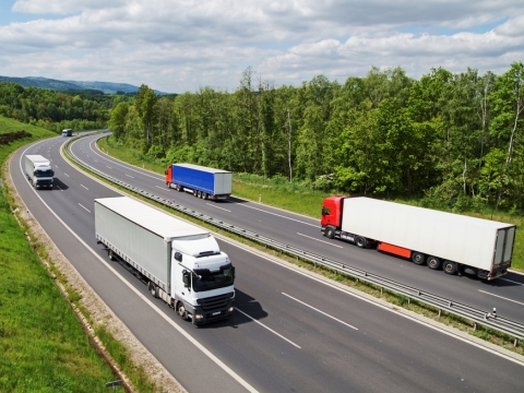 Lo smaltimento dello stock traina il mercato dei pesanti a maggio (+5%)