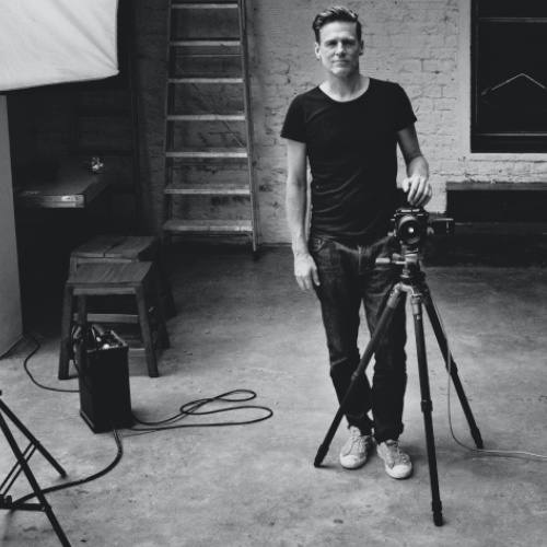 Pirelli: torna il Calendario 2022, Bryan Adams scatterà le foto