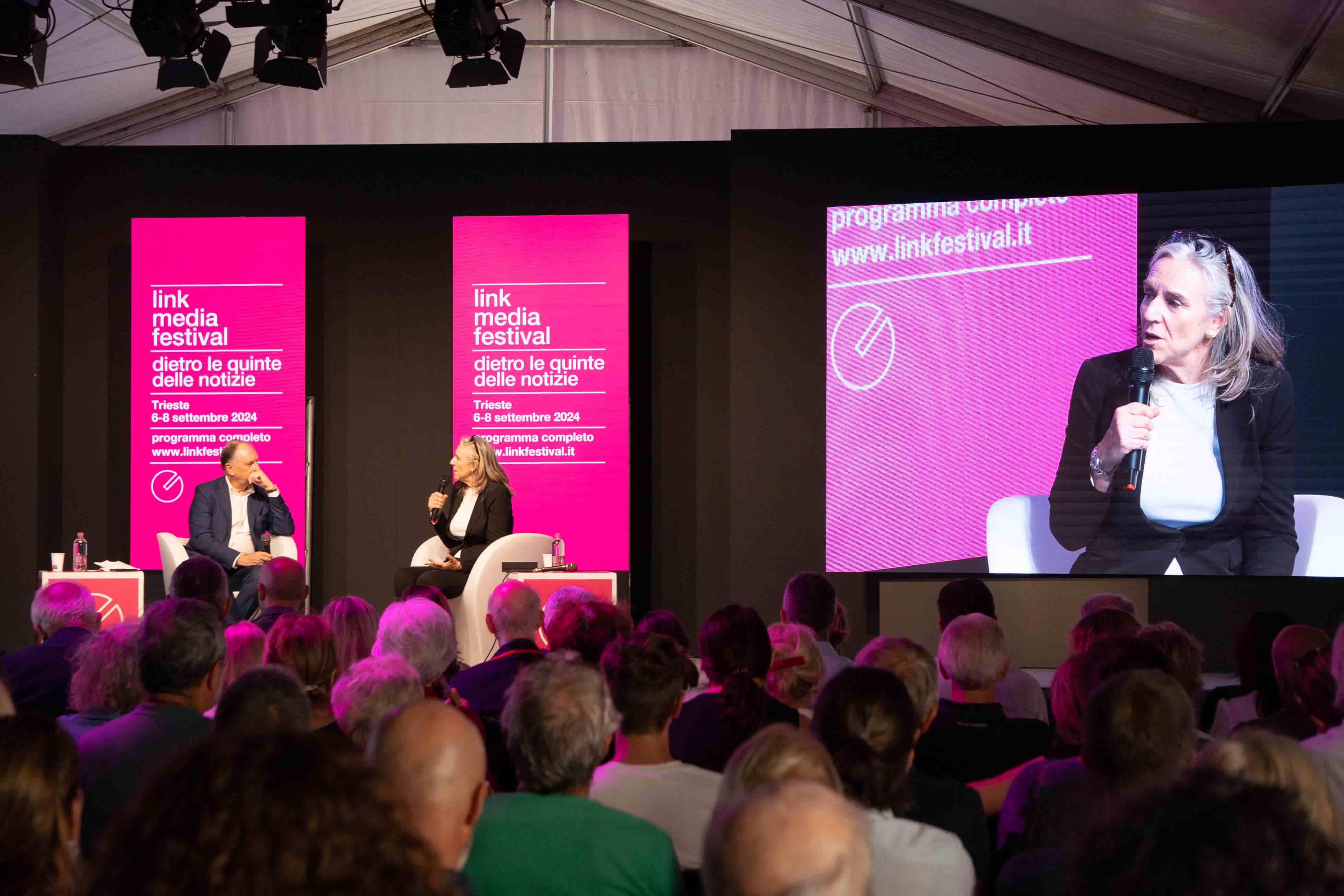 Giovanna Botteri riceve il Premio Crédit Agricole testimoni della storia 2024