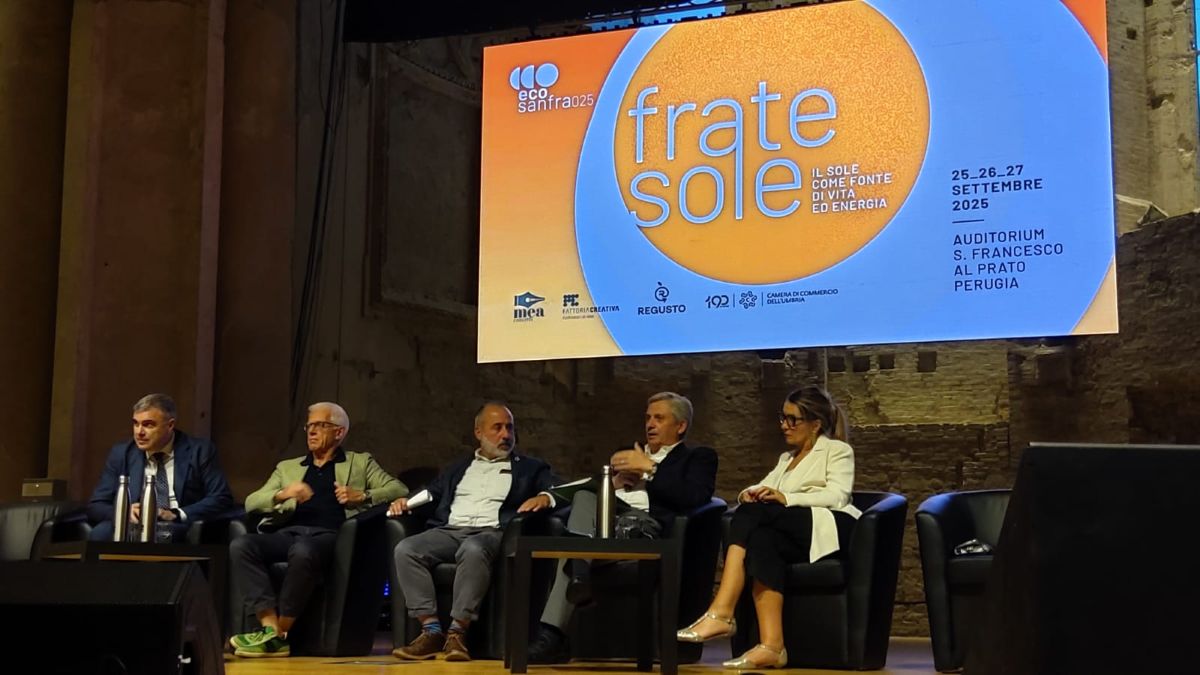 EcoSanfra chiude a Perugia: pienone e idee solari