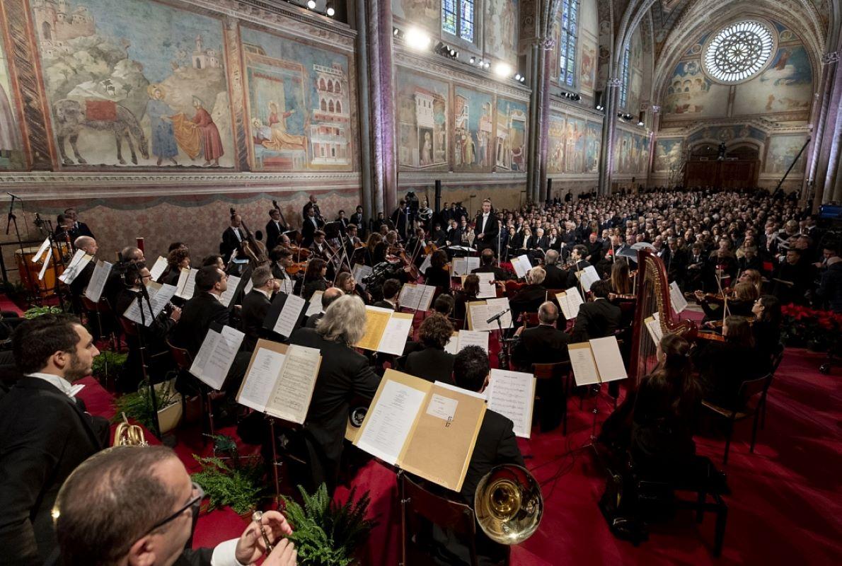 Ad Assisi il 39° Concerto di Natale con un forte messaggio di pace
