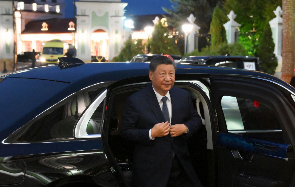 Pechino si candida per l’Ucraina: cosa vuole davvero la Cina dai caschi blu dell’ONU. E Trump senza UE si scopre solo