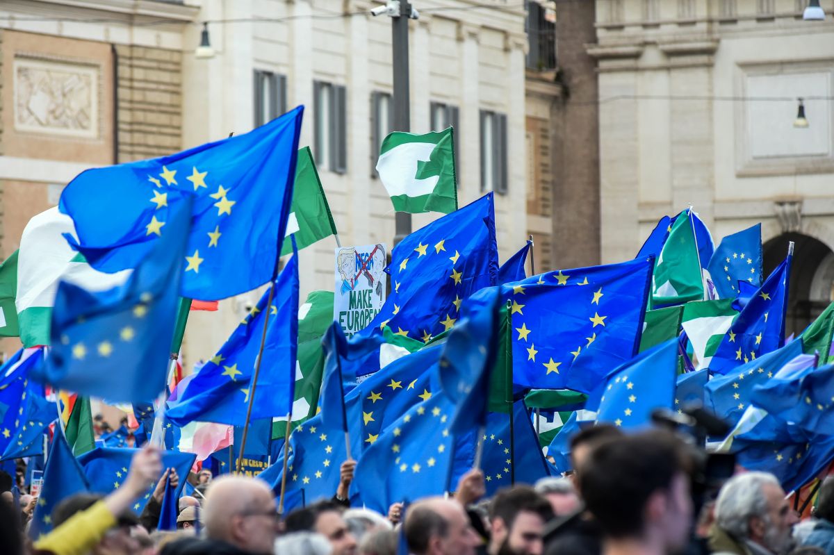 Una marea blu per l’Europa: da Roma messaggio forte ai popoli europei