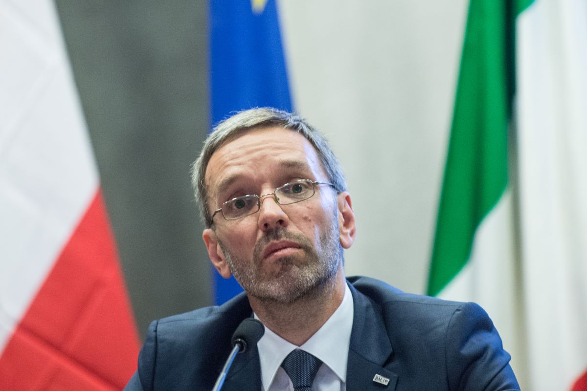 Austria, svolta ultradestra: incarico a Kickl scuote l’Europa