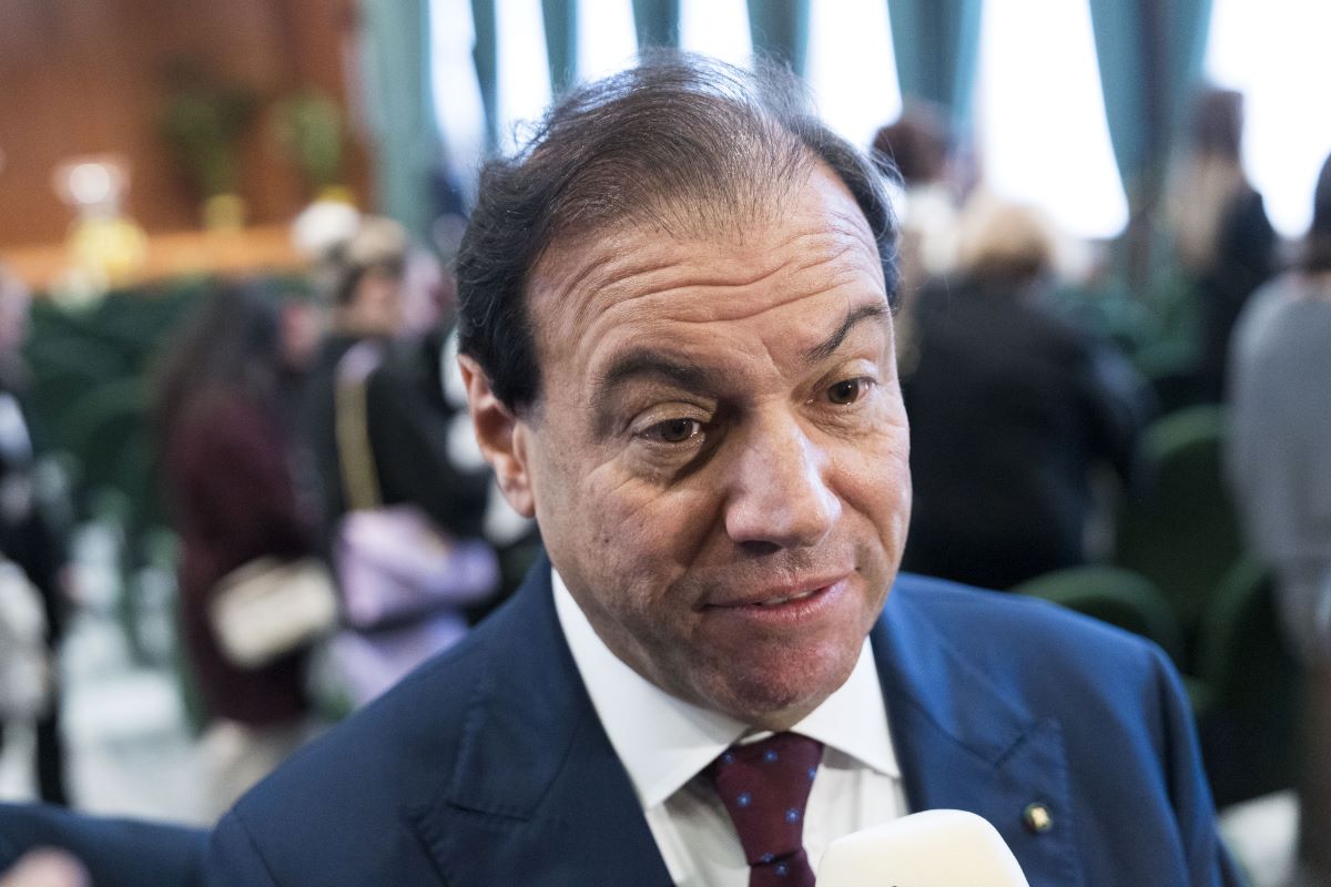 Italia verso una svolta fiscale: Meno tasse per ceto medio e guerra da 100 miliardi all’evasione all’evasione