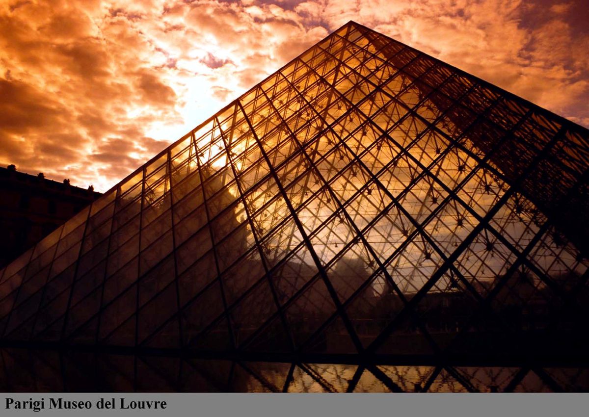 Louvre, password “Louvre”: il furto che umilia Parigi