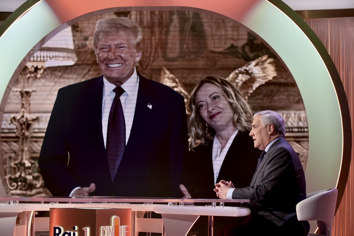 Meloni a casa Trump: sorrisi, promesse e una partita tutta americana