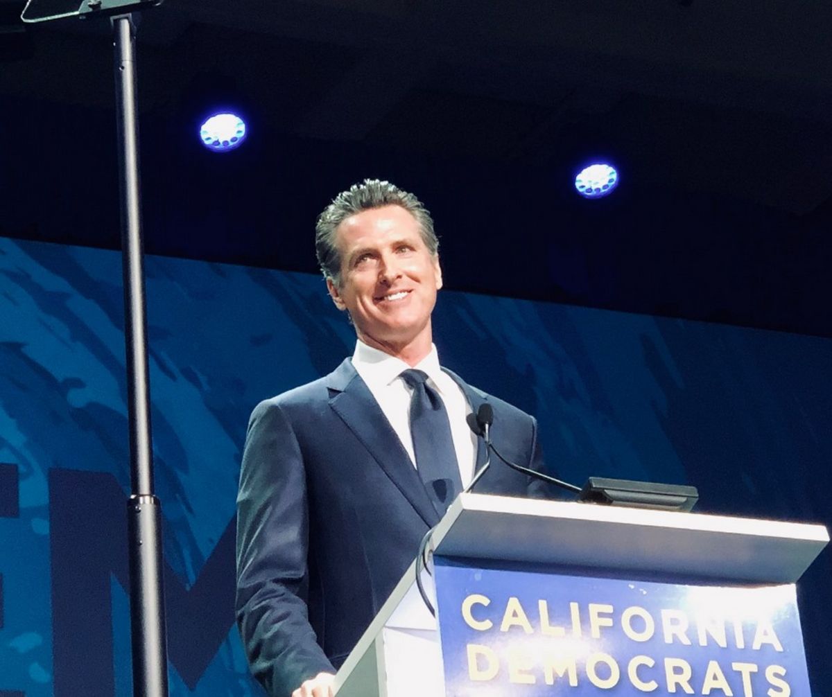 Newsom a Davos scuote l’Europa: “Con Trump si tratta solo con la forza”