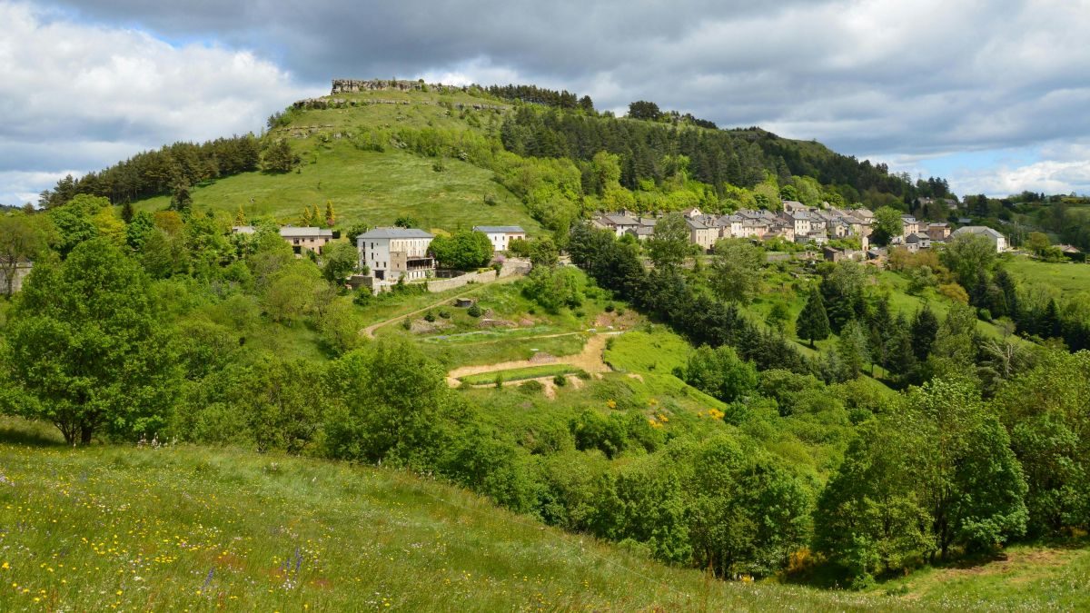 Flat tax 7 % e borghi: il rilancio dell’Appennino centrale