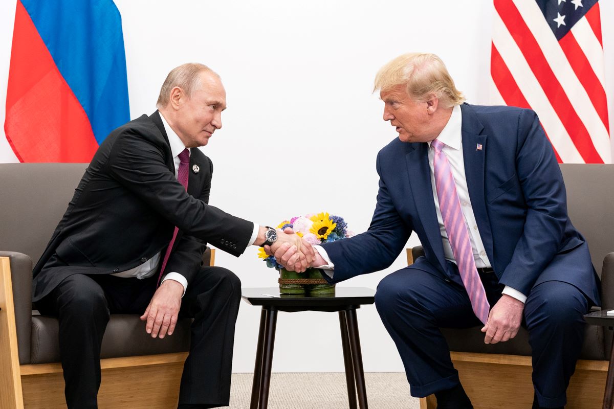 Trump, l'“offerta finale” che premia Putin: l’Ucraina deve cedere. L’Europa reagisca