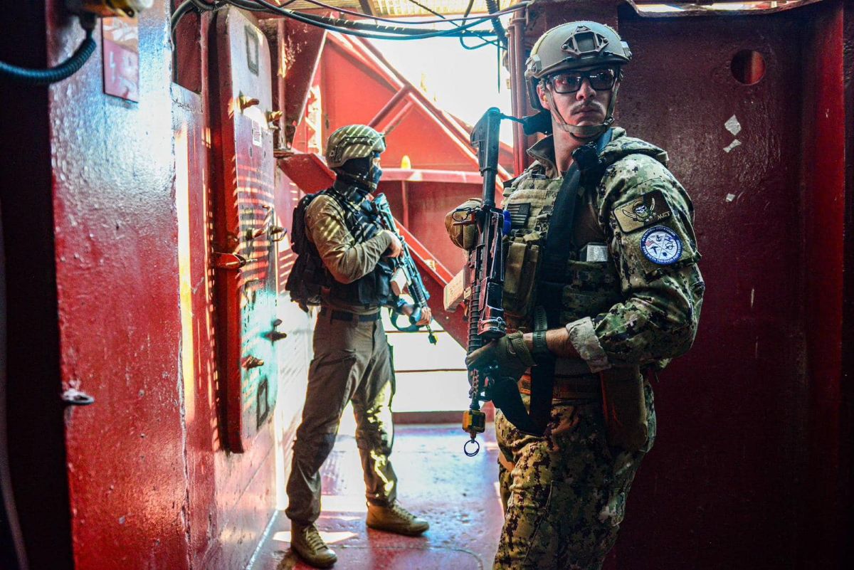 Gaza sull’orlo del collasso: Hamas ferma il rilascio, Trump minaccia: “Sarà un inferno”