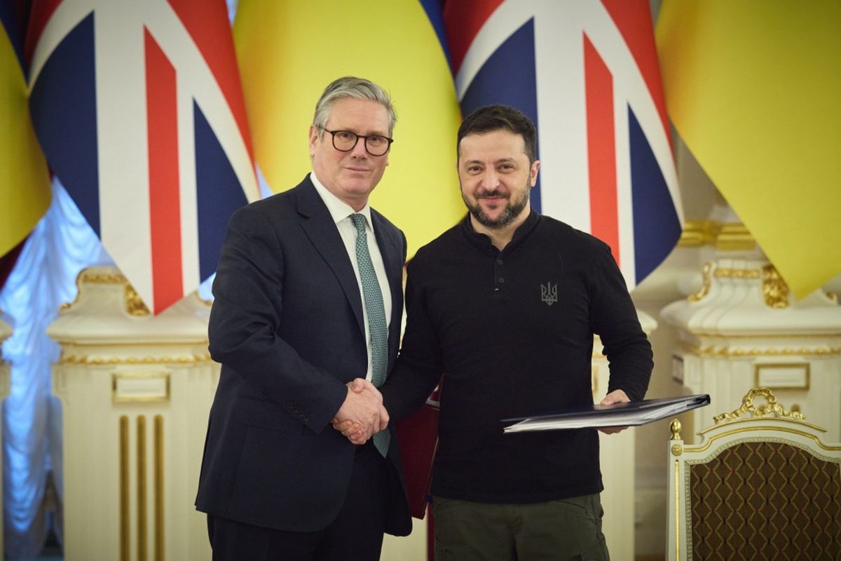 Ucraina, vertice di Londra: passa il piano anglo-francese. Il ruolo degli Usa