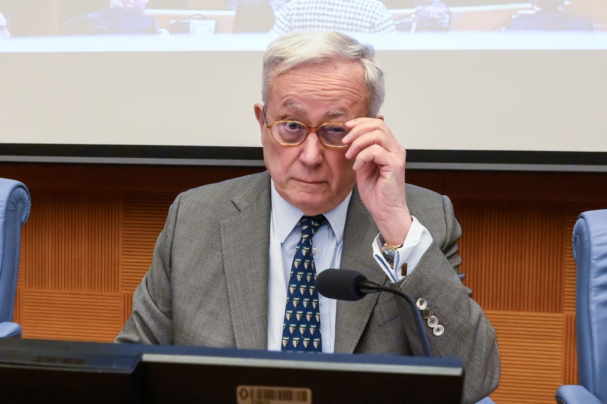 Tremonti scuote Bruxelles: “Così l’Europa fa la fine di Detroit”