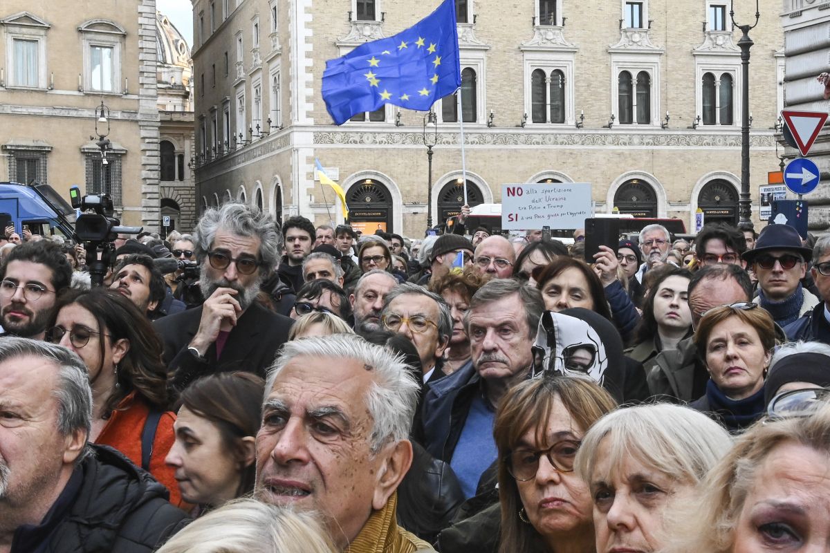 Italia oggi in piazza: sostegno all'Ucraina e proposte per la difesa democratica