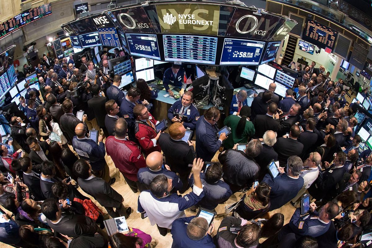 Disastro Wall Street, lunedì nero. Panico nei mercati