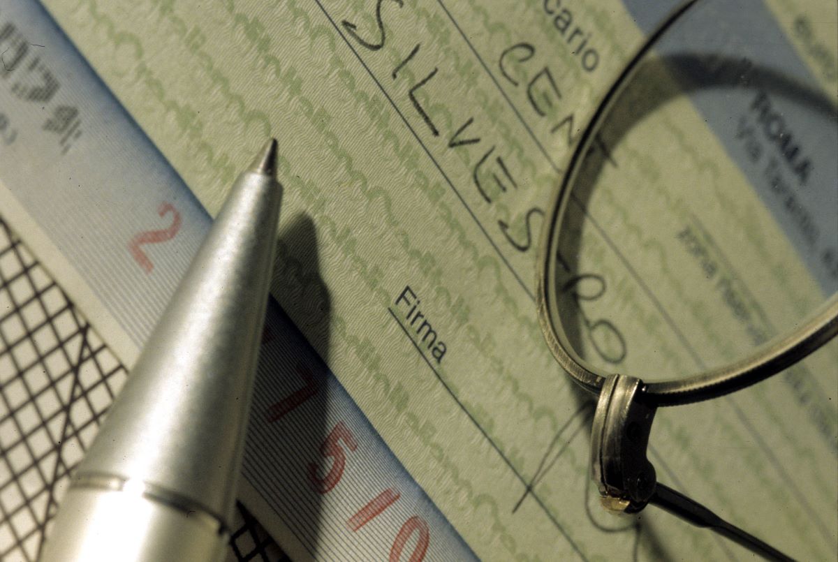 Assessore trova assegno da 49 mln e lo restituisce. Neppure un grazie