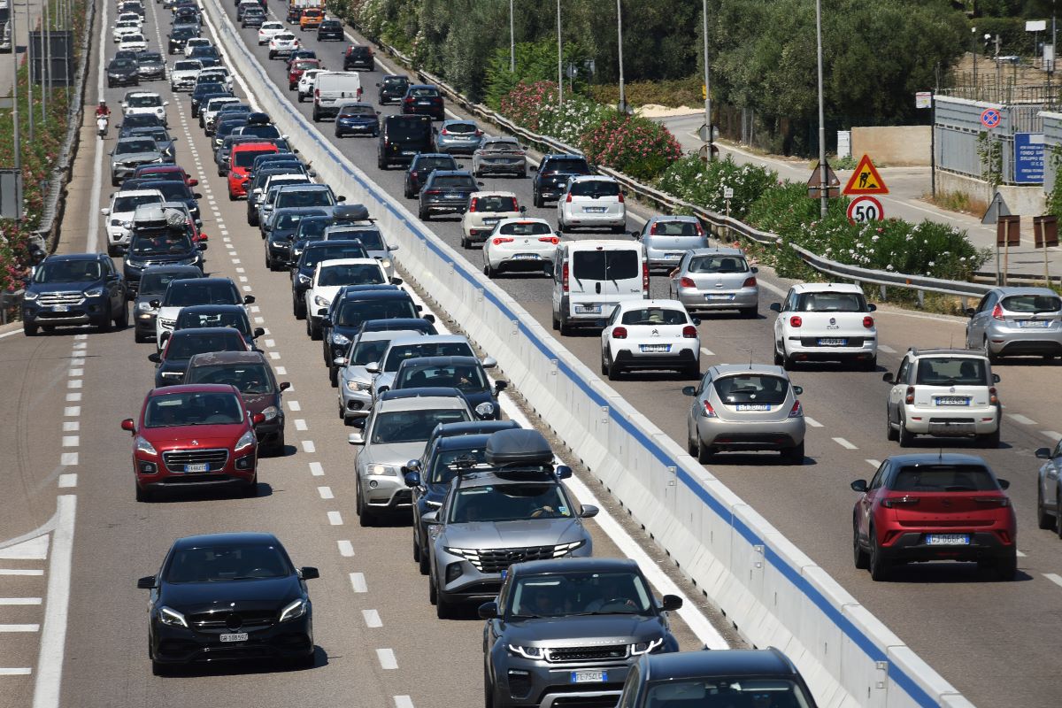 Auto in Europa: ibridi in testa, elettrico in difficoltà nel 2024