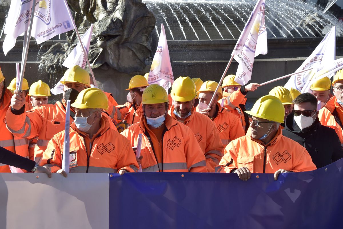 Presidio a oltranza alla ex Ilva di Genova: mille posti in bilico