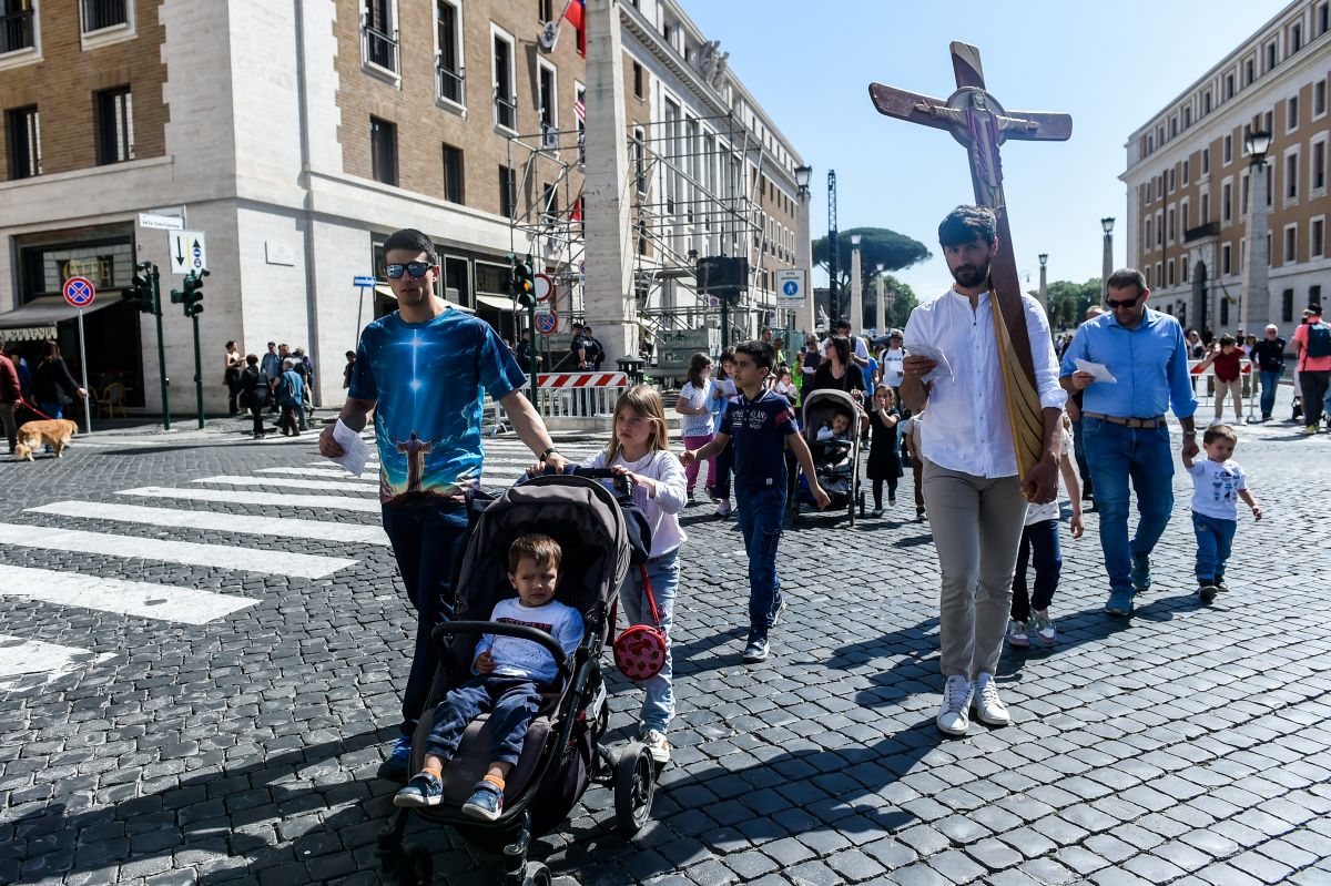 L’ultimo abbraccio a Francesco