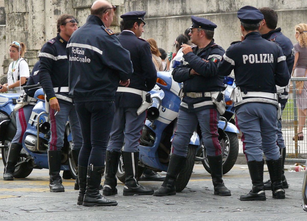 Quanto guadagnano i poliziotti in Europa: il caso italiano