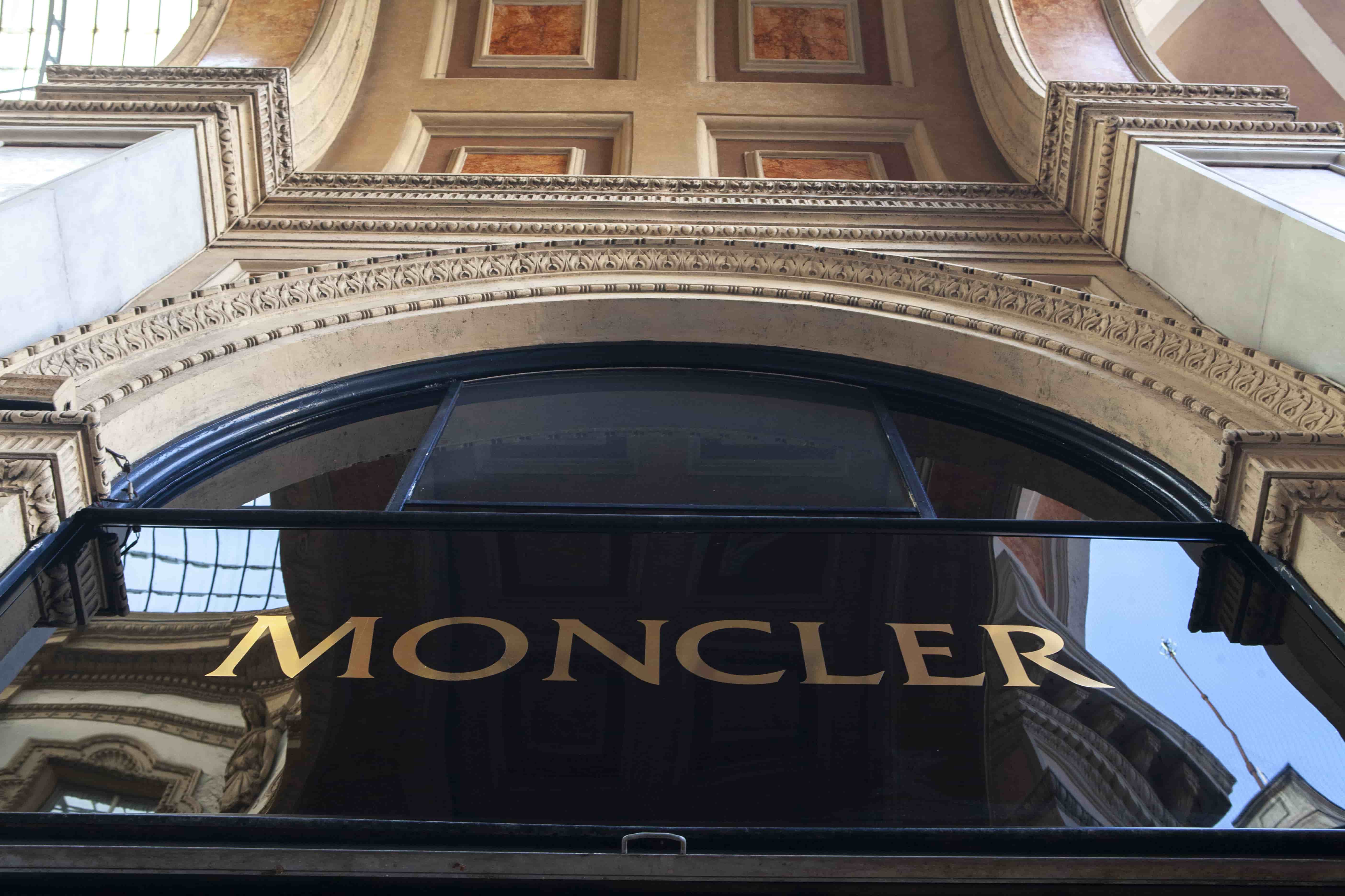 Moncler eliminerà la pelliccia da tutte le sue collezioni
