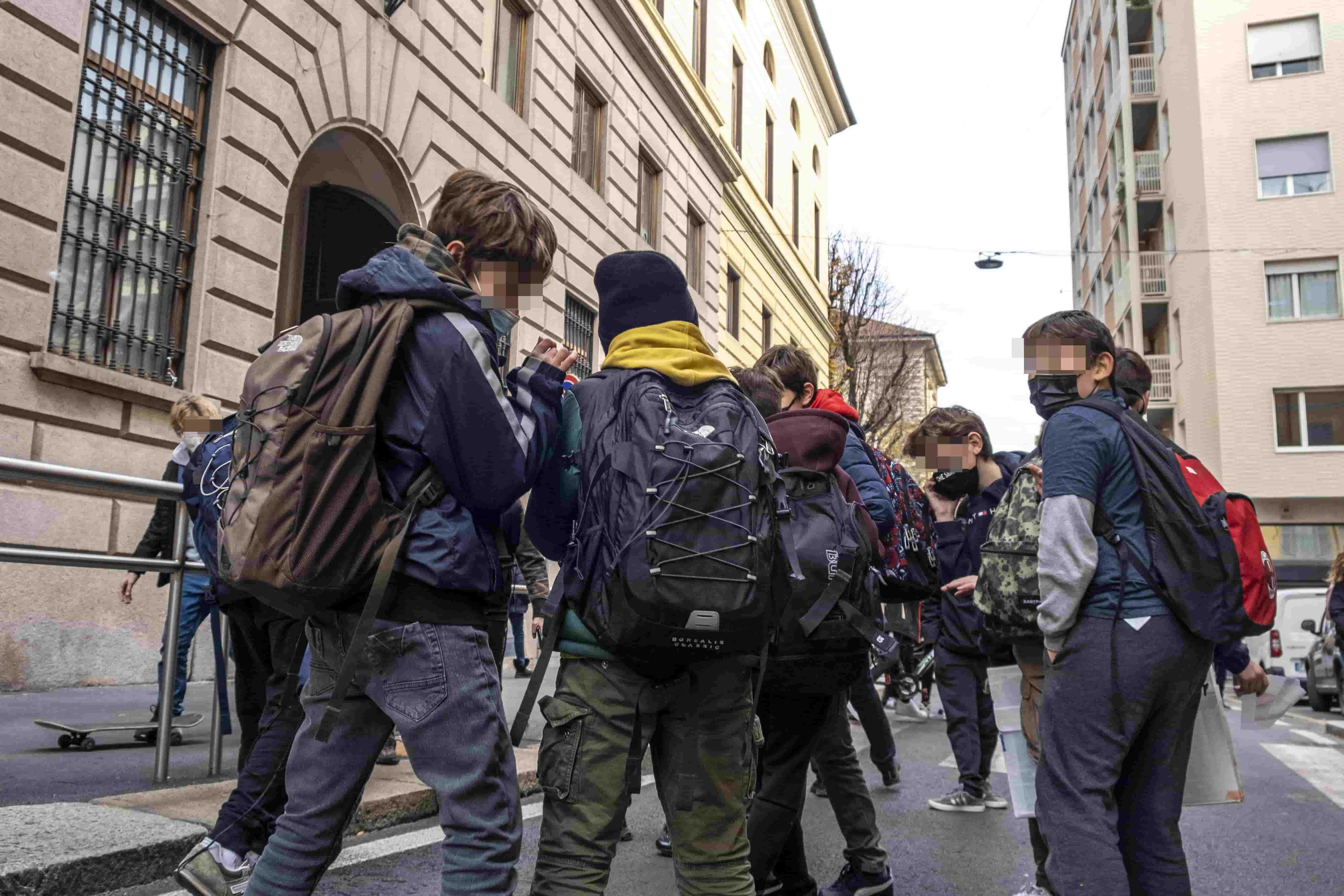 I giovani europei acquistano prodotti contraffatti e accedono a contenuti piratati