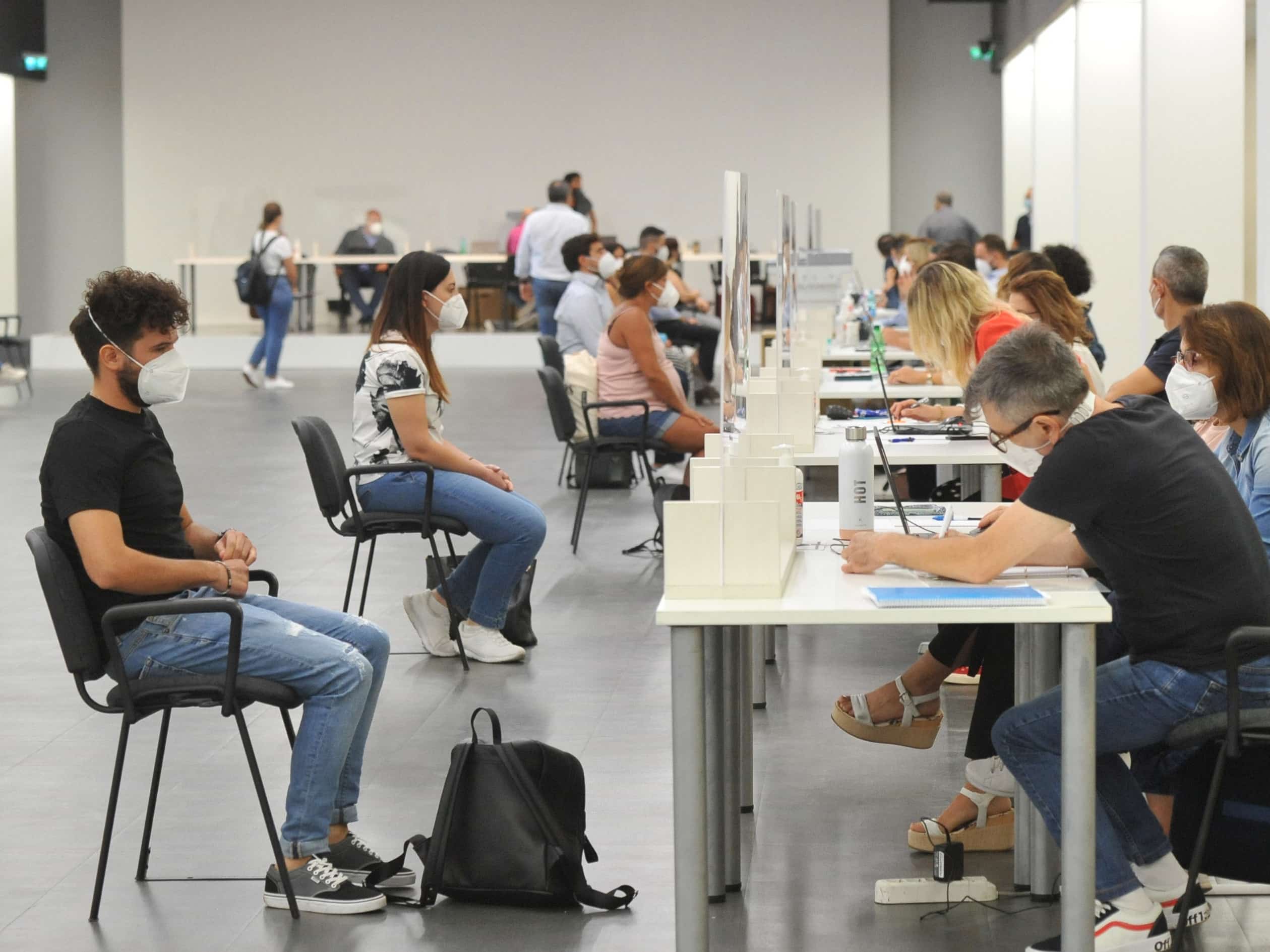 La razza europea al concorso per docenti. Ma al Miur continuano a fare gli struzzi