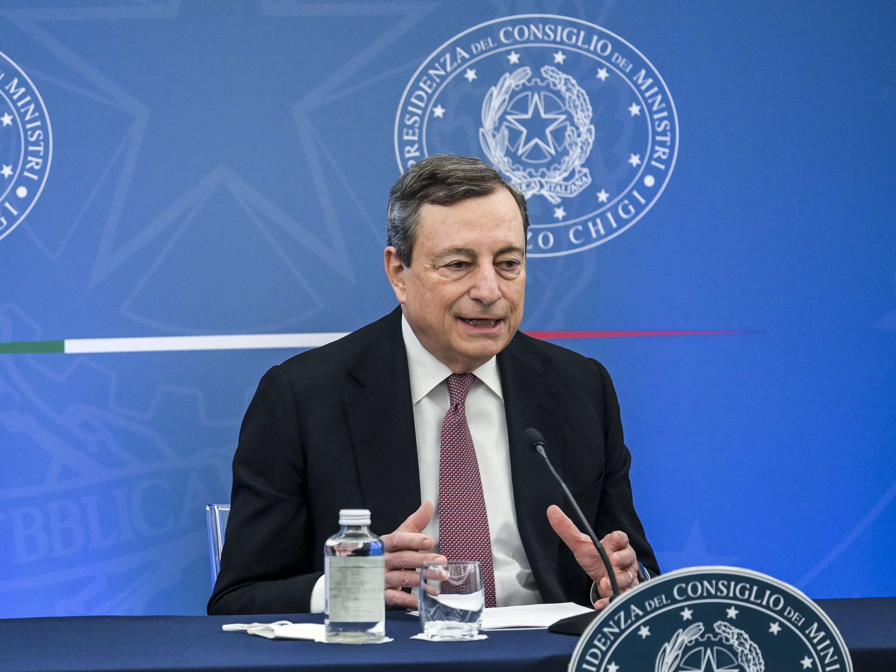 Draghi, parlando di sacrifici, si appella all'unità del Paese