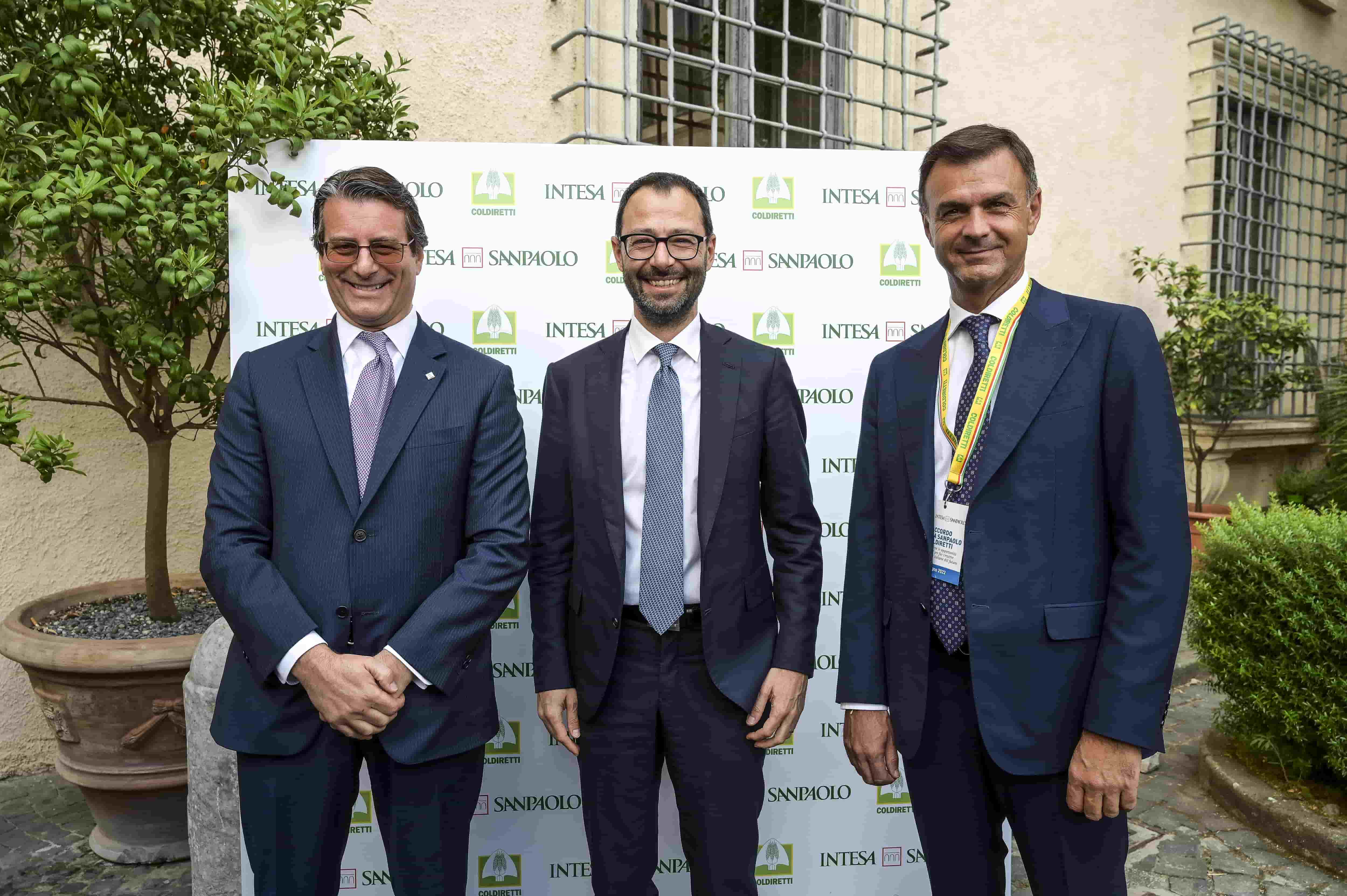 Accordo Intesa Sanpaolo-Coldiretti: 3 miliardi di euro a supporto del Pnrr per l’agricoltura