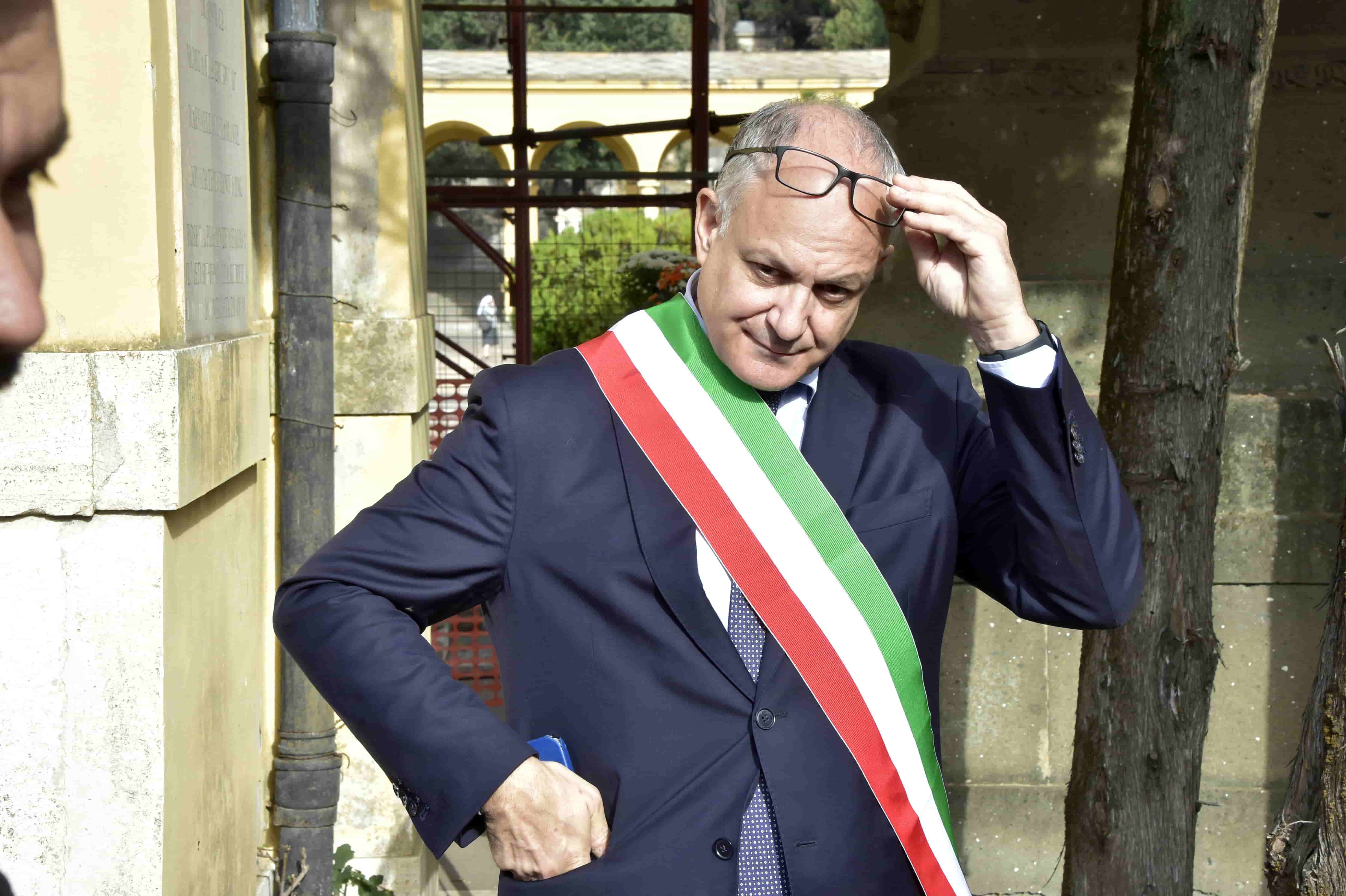 Diritto di residenza agli occupanti abusivi: l’ultima gualtierata