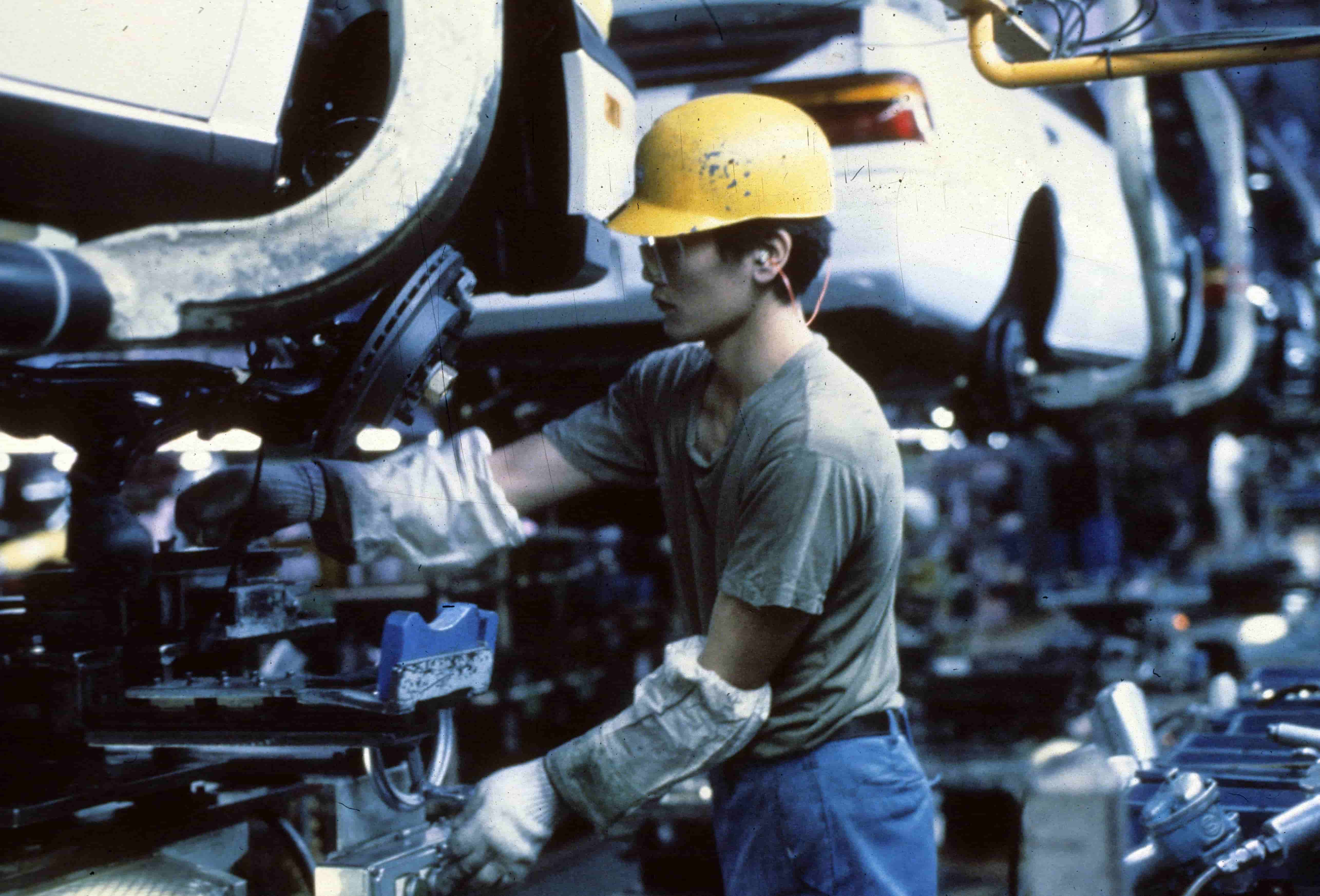 Cina: in agosto l'attività industriale calata per il quinto mese di fila