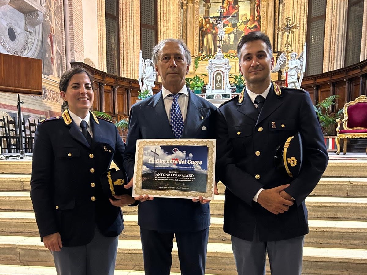 Il Questore Pignataro dedica alla premier Meloni il “Premio Internazionale della Bontà 2024”