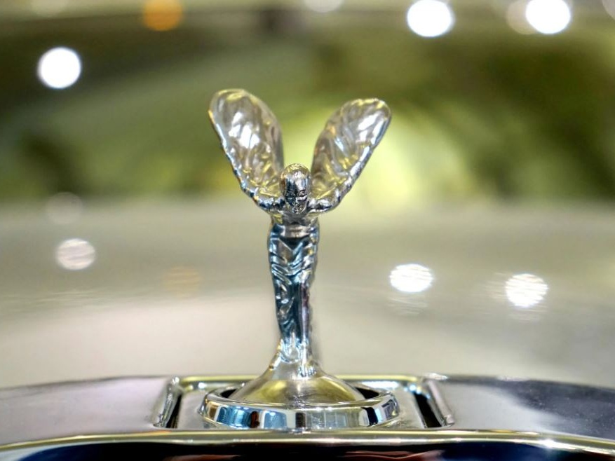 Rolls-Royce spinge sui motori aeronautici: crescere nei margini tra ordini e tensioni diplomatiche