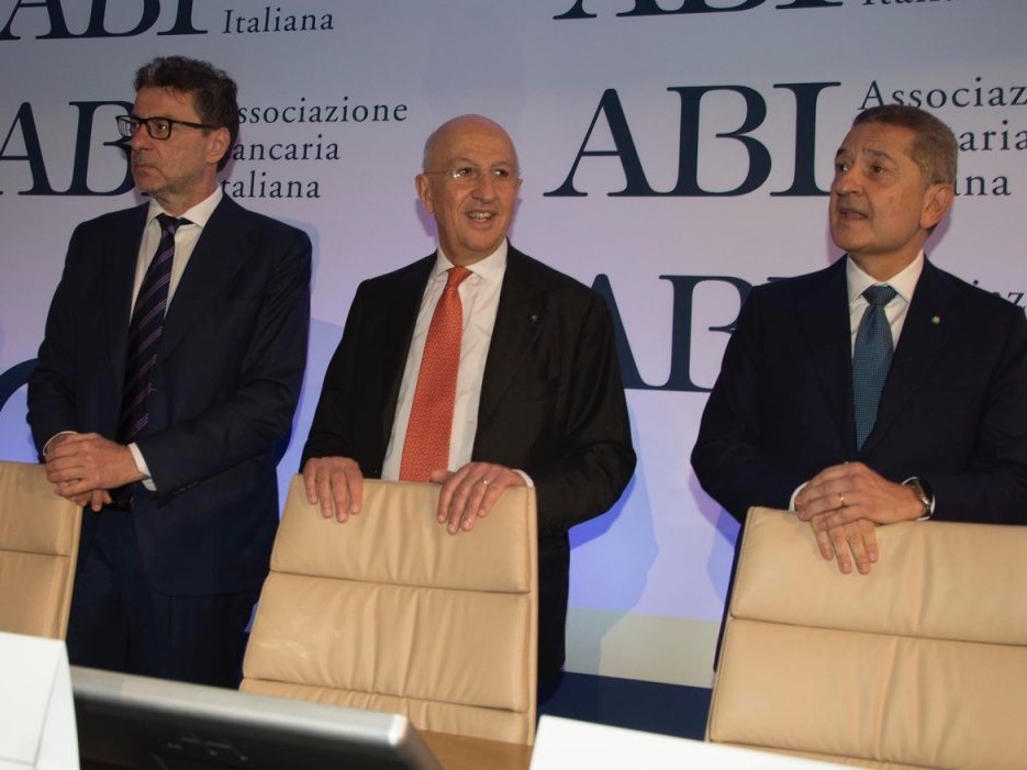 Panetta all'assemblea Abi: fiducia nel futuro, ma senza cadere in un eccessivo ottimismo