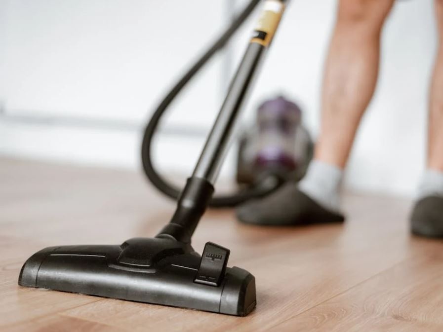 Pulizie di casa, Facile.it: in bolletta ci costano oltre 230 euro l’anno