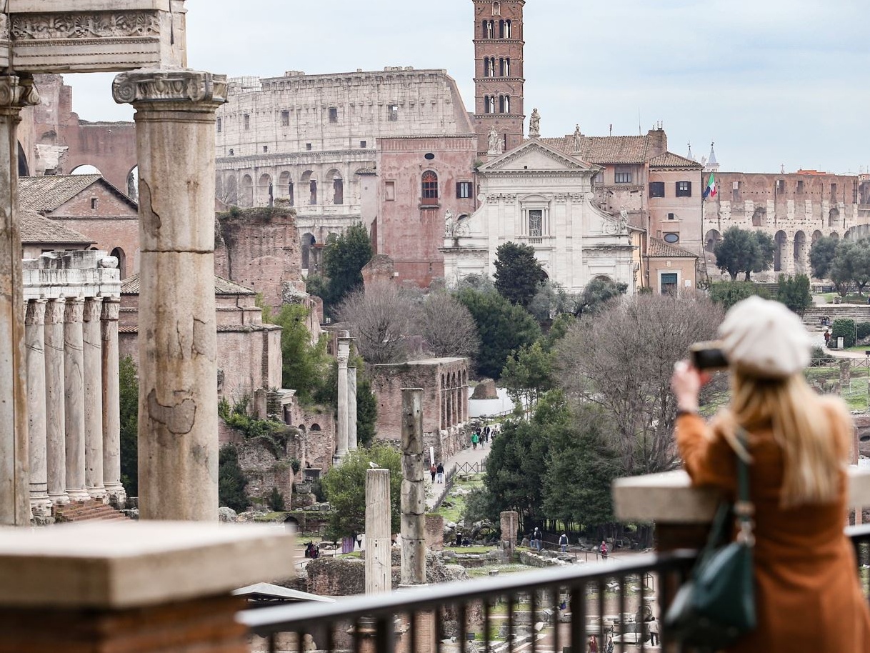 Assoturismo-CST: Nel 2022, quasi 400 milioni di presenze, crescita del 38,2%