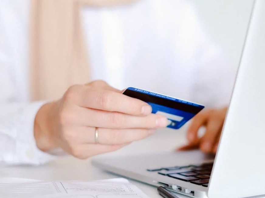 Bonifici istantanei: dal 9 gennaio 2025 stop agli extra costi, da ottobre obbligo di verifica