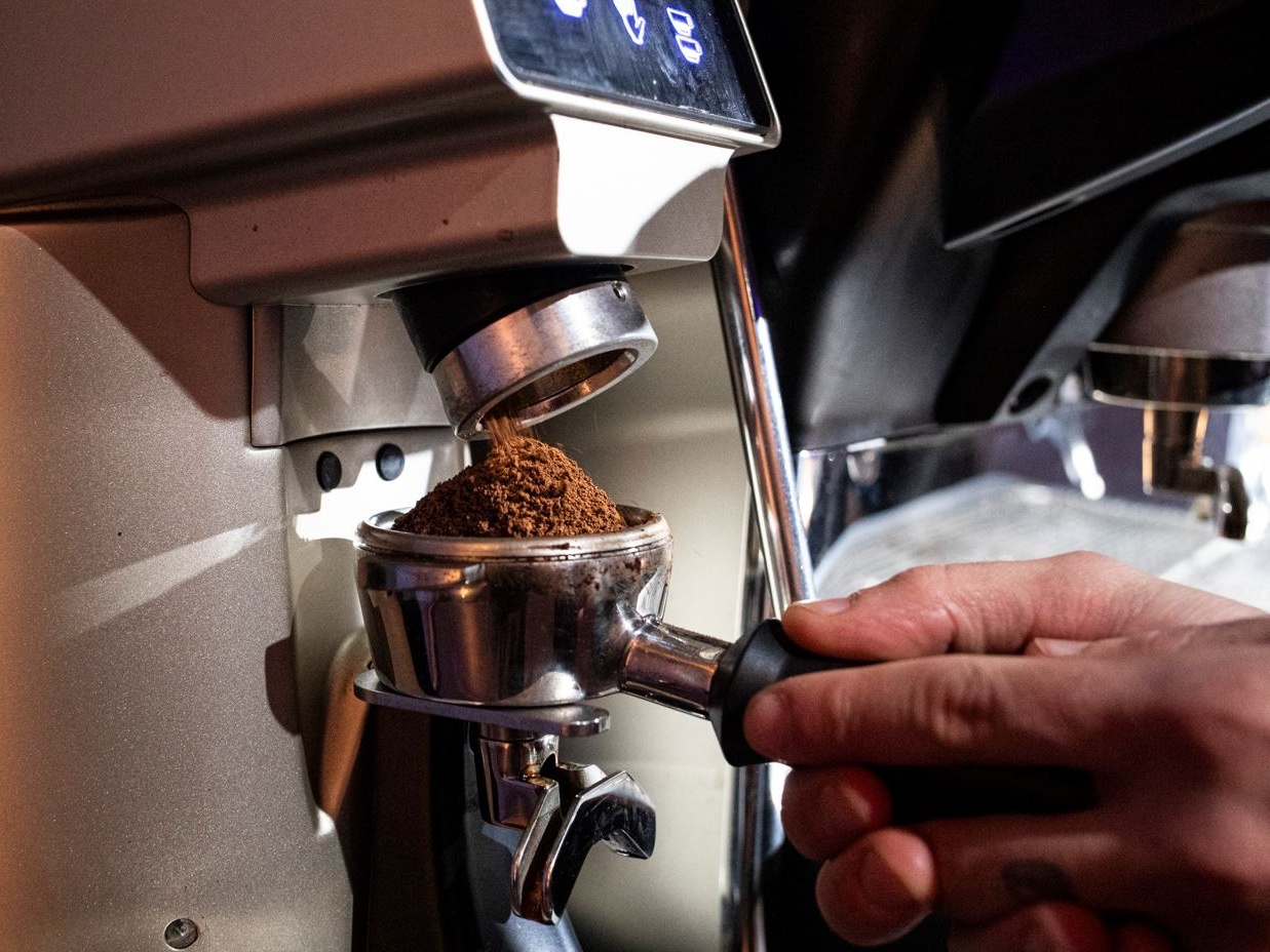 Assoutenti: Rischio rincaro per il caffè al bar: in 3 anni, prezzo medio tazzina a +15% nelle grandi città