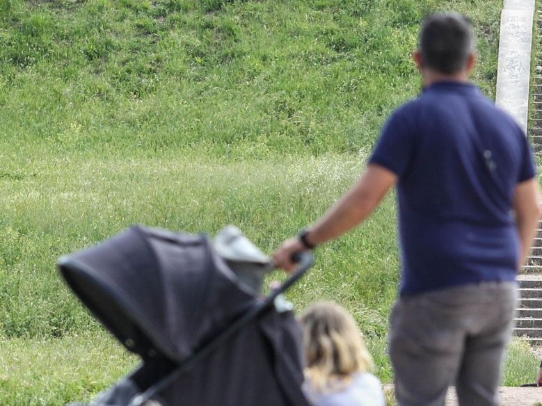 Caro bimbo, Federconsumatori: nel 2024 i neo-genitori spendono il 4% in più