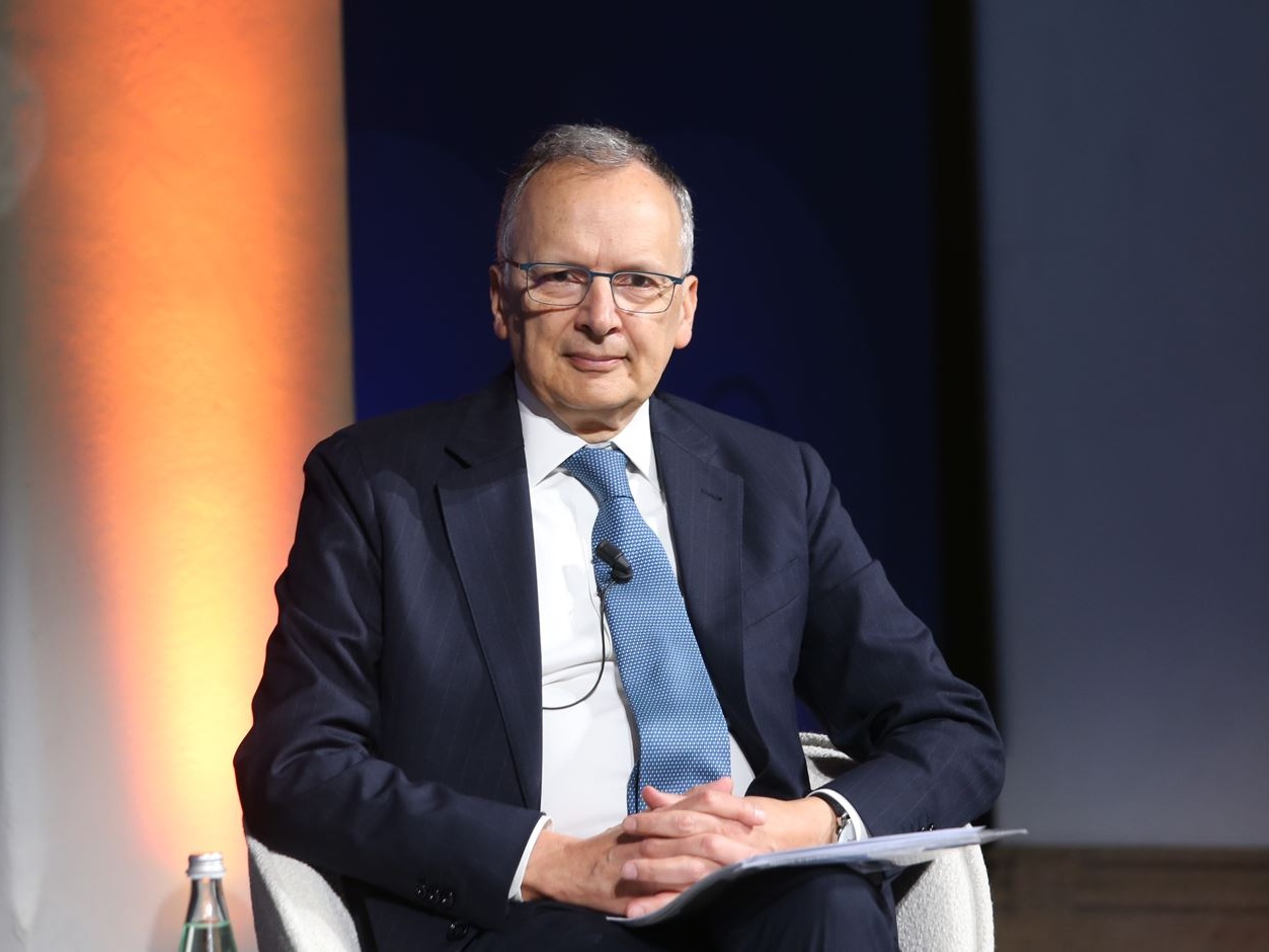 De Felice (Intesa Sanpaolo): “Stiamo vivendo una fase di grandi cambiamenti, dobbiamo cogliere le sfide”