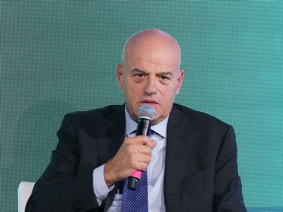 Descalzi: Idrogeno può dare grosse soluzioni in campo industriale e in quello della mobilità