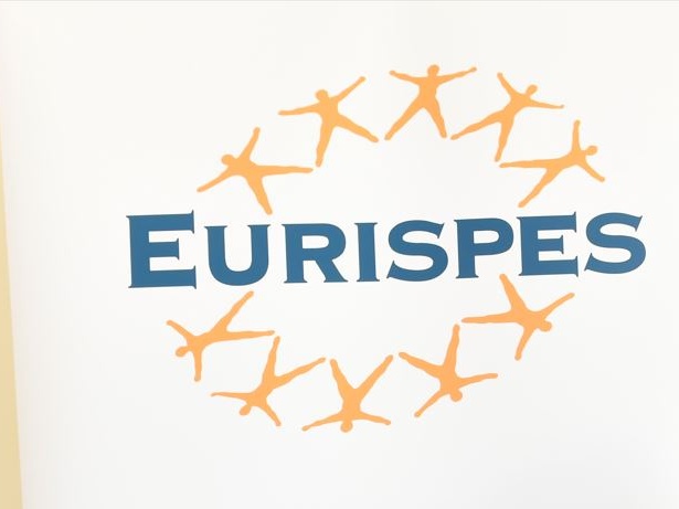 Energia, indagine Eurispes: Italia ancora troppo dipendente dall'estero e paralizzata dalla burocrazia