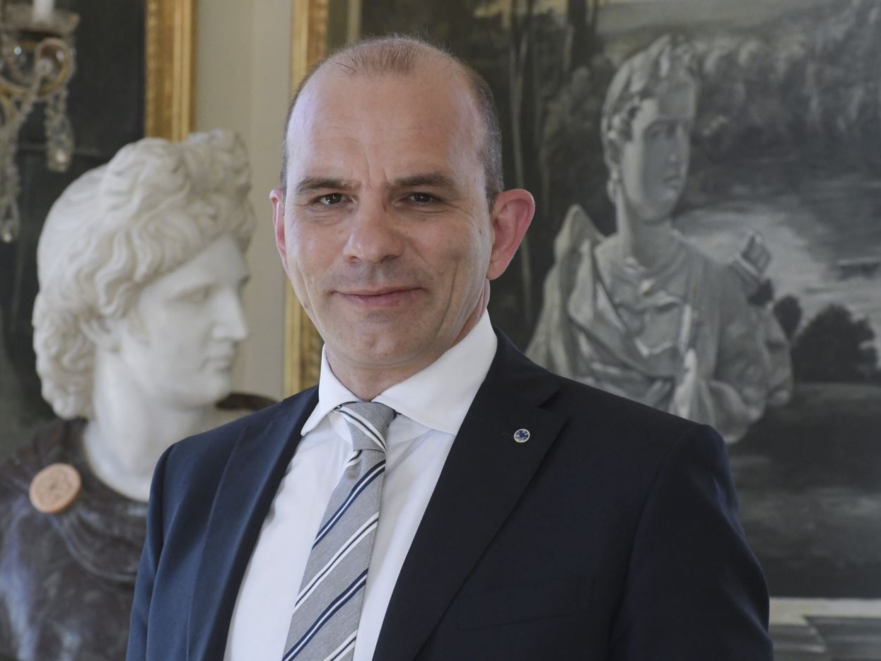 Trentino, la richiesta di Confcommercio: “Riconvertire gli alberghi dismessi in alloggi”