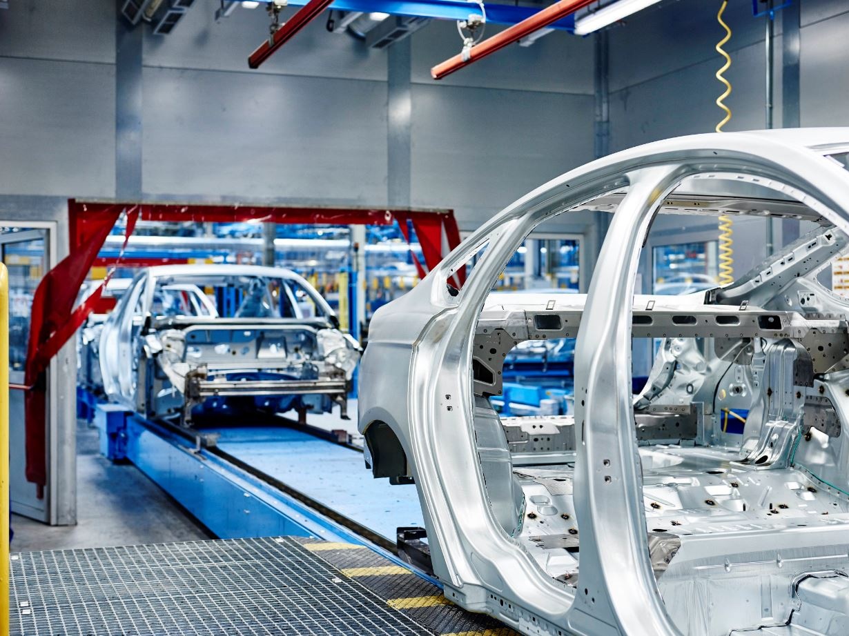 Carenza di chip: Ford ferma produzione in alcuni stabilimenti in Nord America