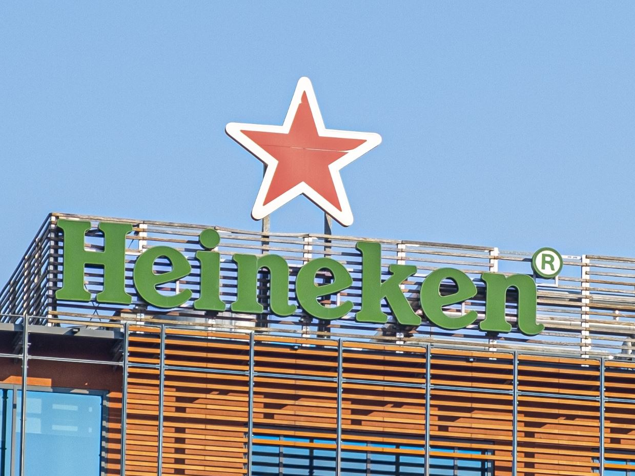Heineken annuncia il taglio di un centinaio di posti di lavoro in Italia