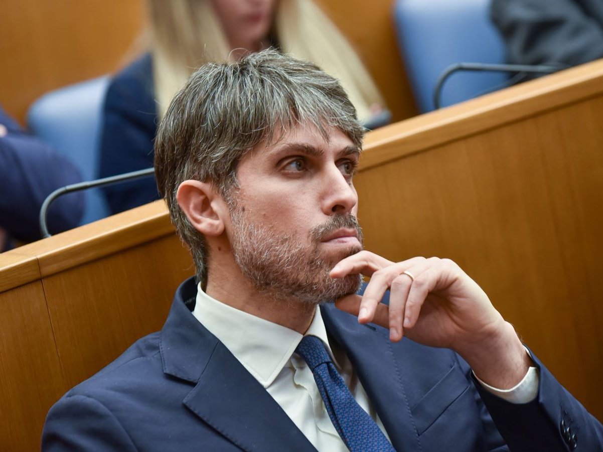 Forum CNPR si discute di economia e sfiducia: tra ottimismo del governo e denunce dell'opposizione