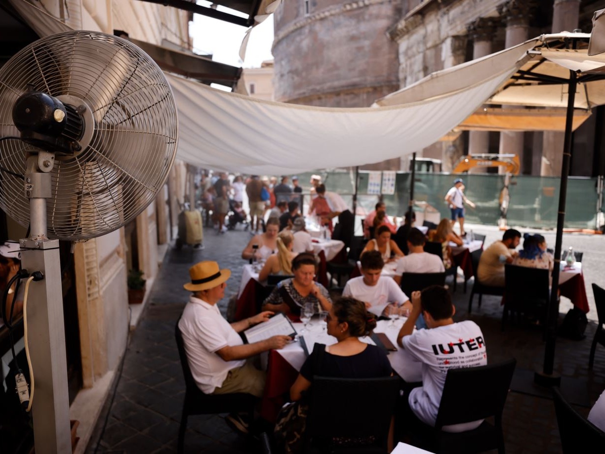 Coldiretti: 10 miliardi di euro di incassi per ospitalità e ristorazione ad agosto