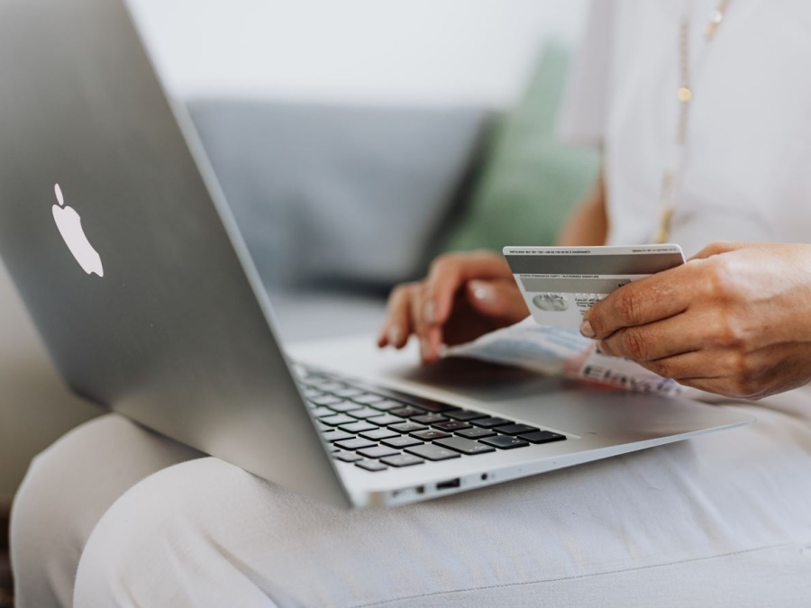 Sconti online, indagine Altroconsumo: pochi sono indicati correttamente